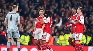 足球联赛中 足球联赛中